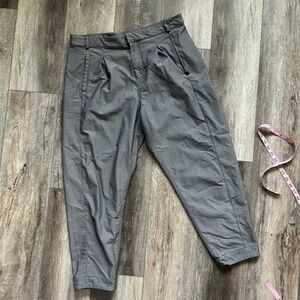 Lululemon pants gray lounge athleisure size 10 Capri's